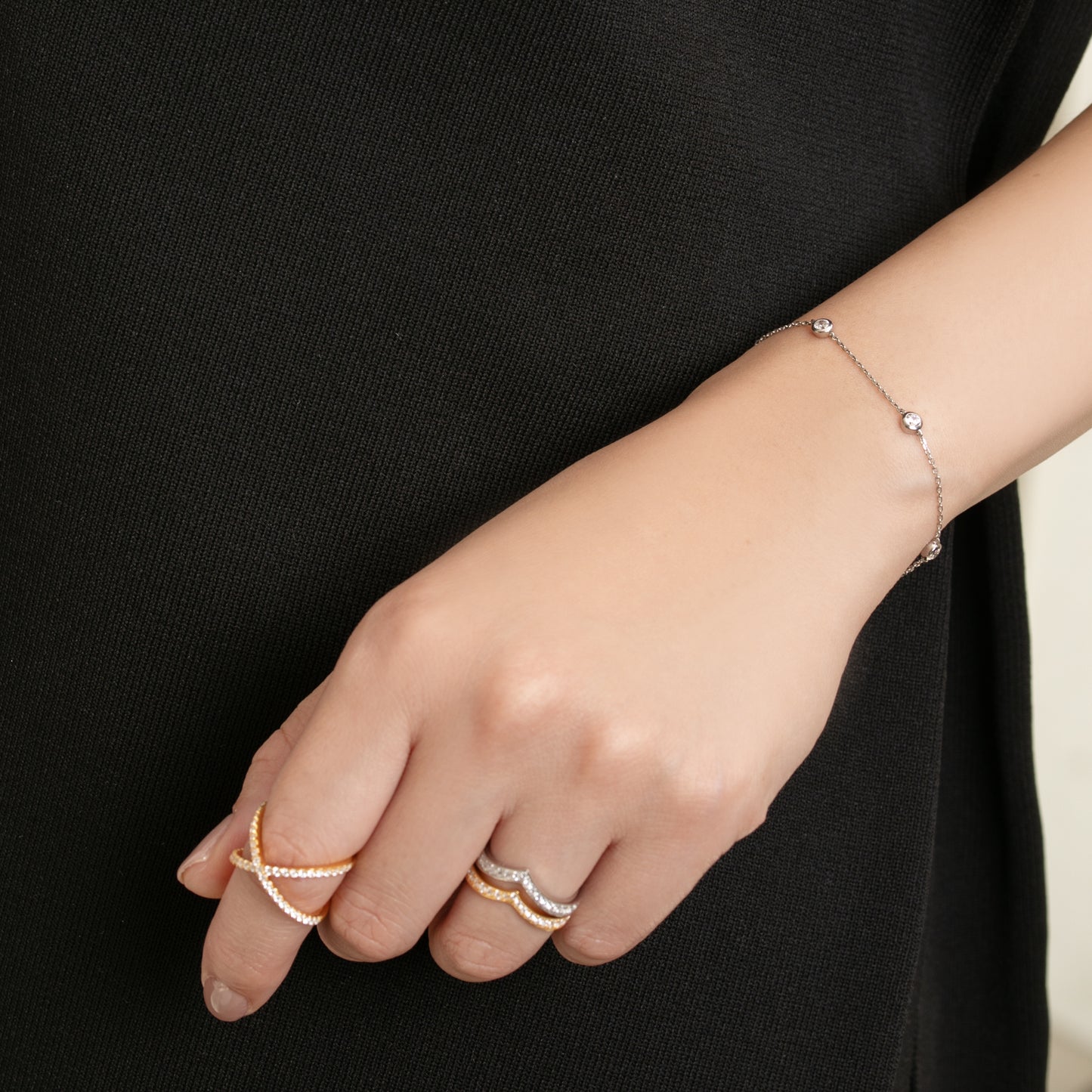 Vリング (0.27ct)