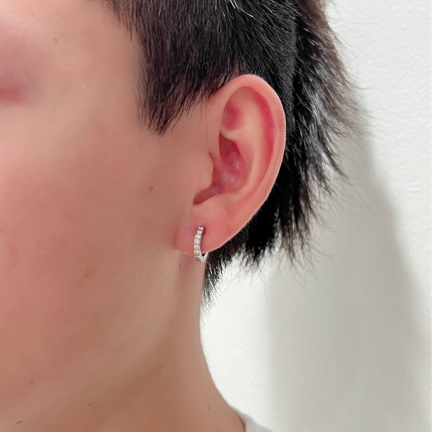【即納可能】ハギーピアス (※シングル0.12ct) 男女兼用・ジェンダーレス