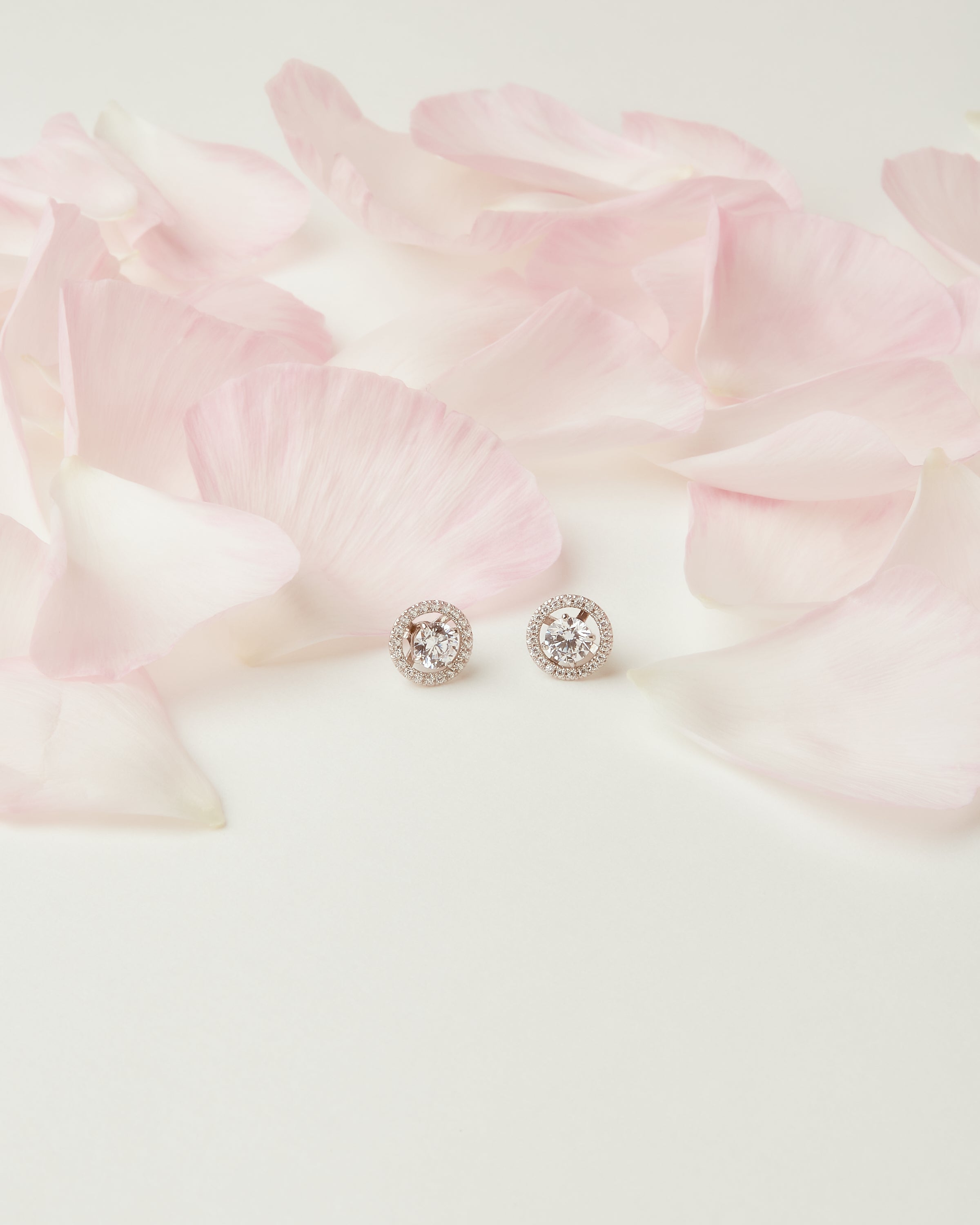 GIOIA 0.5ct+ 2wayラウンドHaloピアス – AGIOIA Online Store